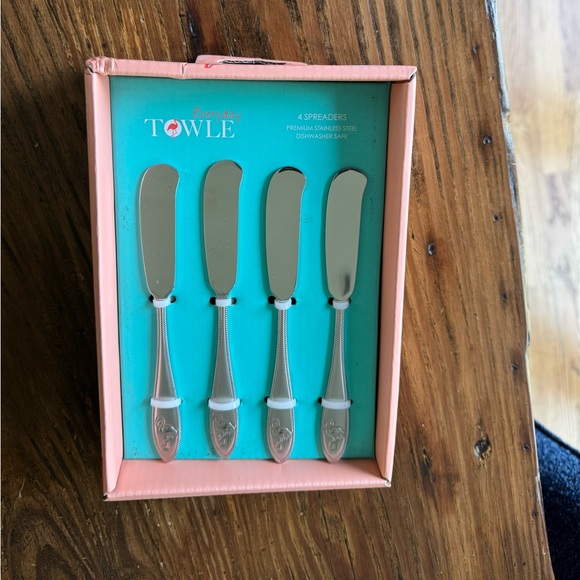 Set of Towle Everyday Spreaders - New in box - Picture 7 of 7
